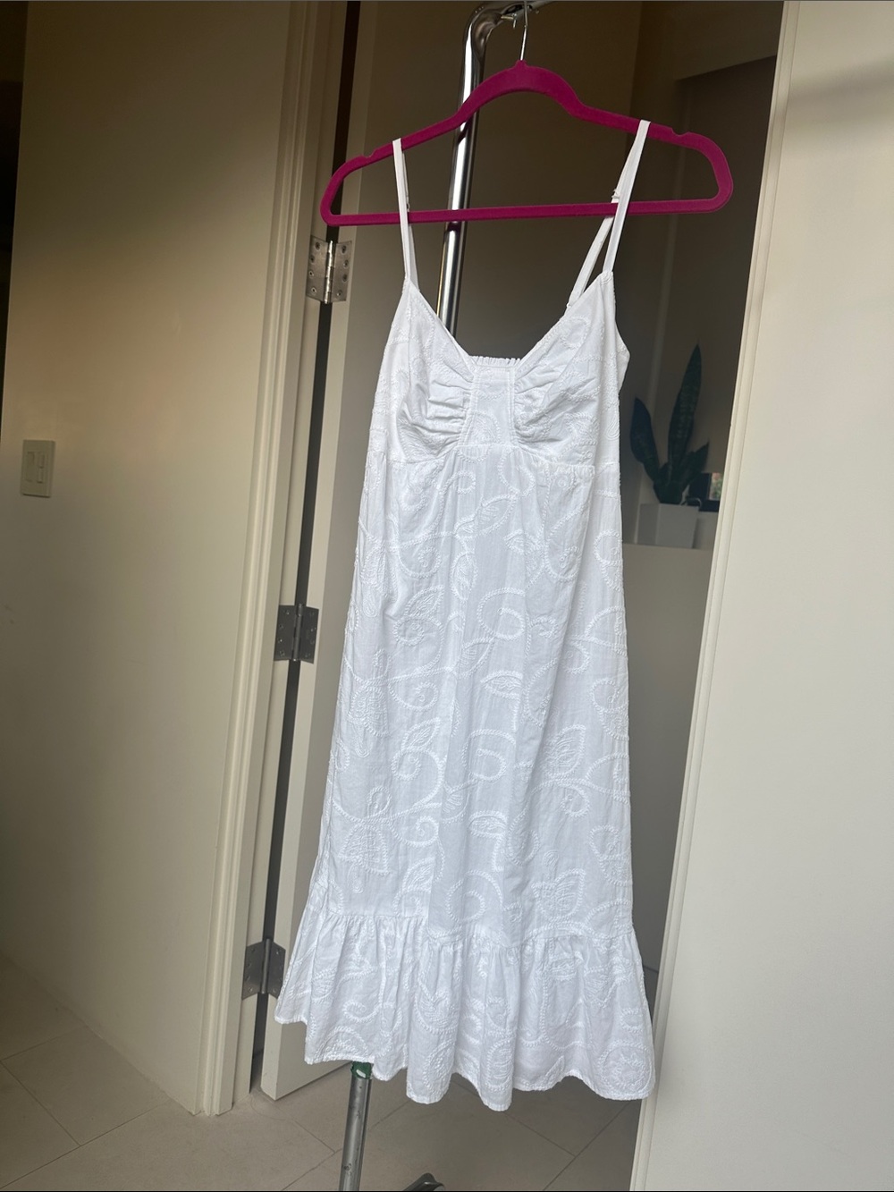 White Eyelet Tommy Bahama Sundress with Ruffle Hem Size Small